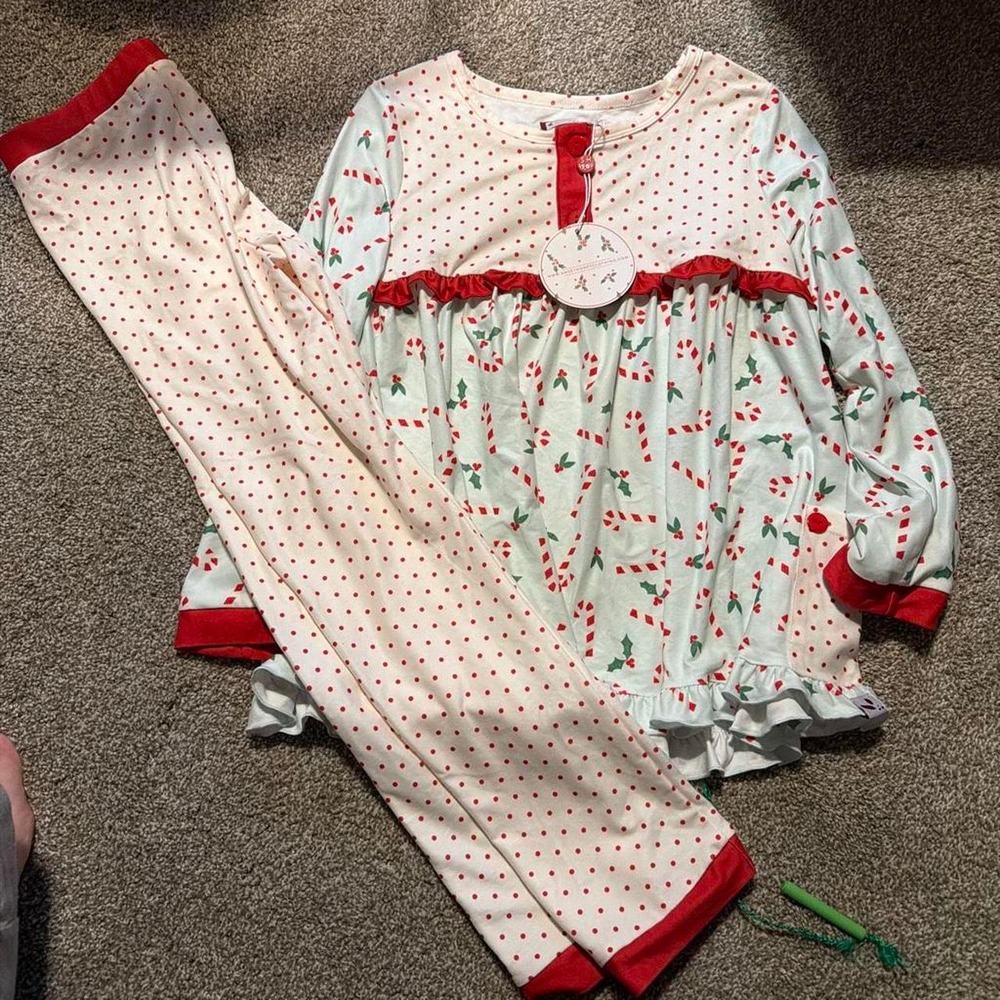 Sweet Honey 2 piece christmas pajamas size 12